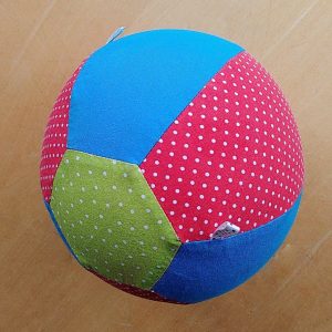 Geschenkidee für zweijährige Jungs. Luftballonhülle selber nähen